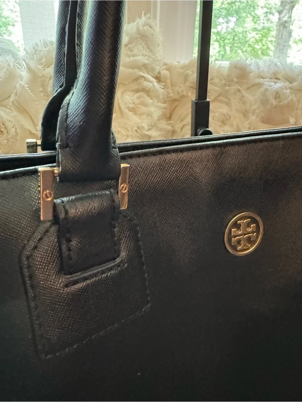 Tory Burch Robinson Saffiano Leather Tote Bag – Black